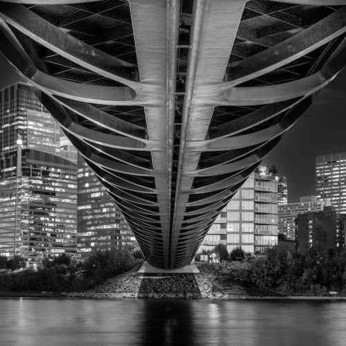 MEDAILLE D'OR Foothills Camera Club Alan Medlow Under The Peace Bridge